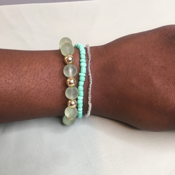 🆕💦Aqua 3 Beaded Bracelet Set💦 - Picture 5 of 5